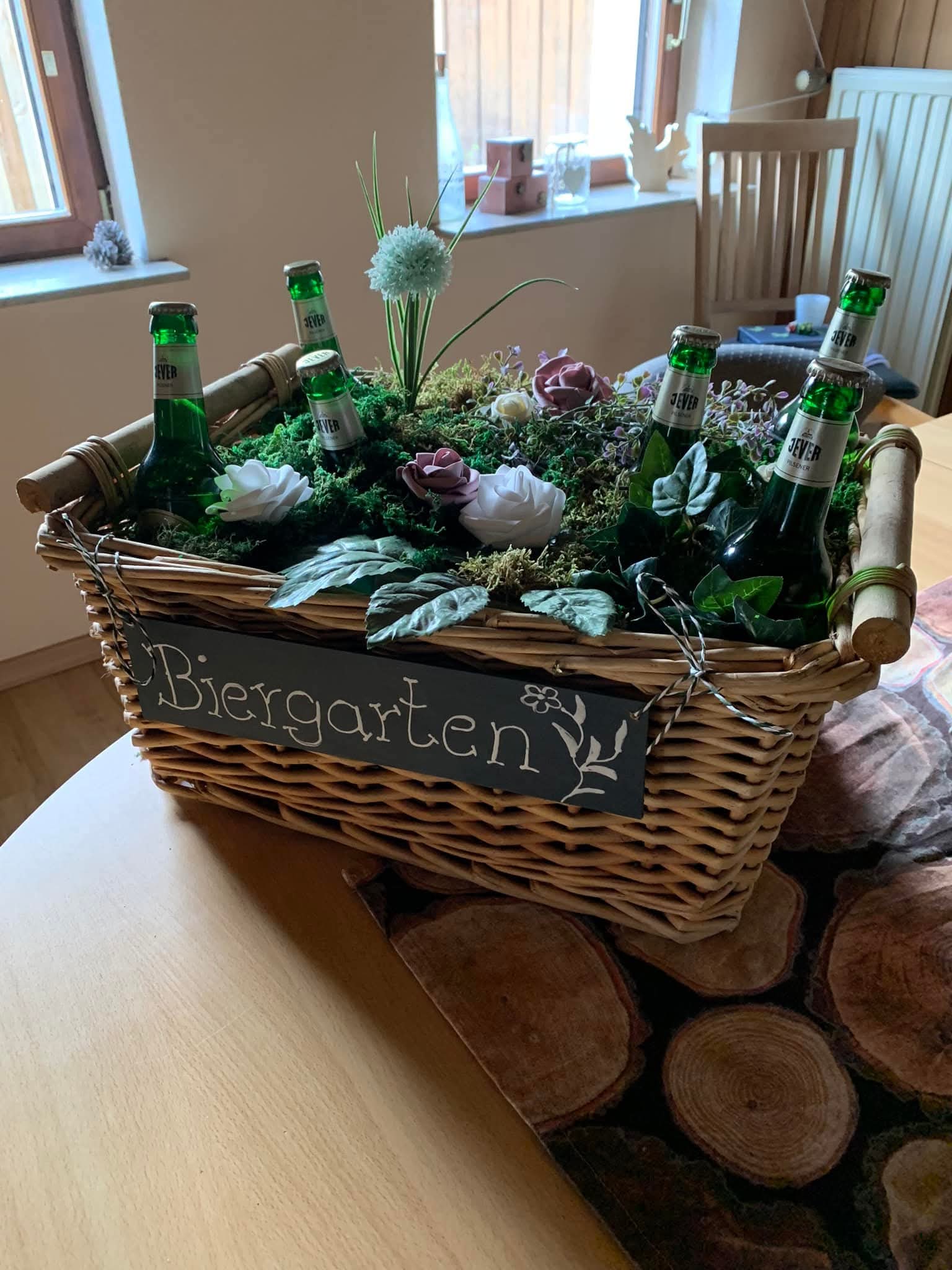 Handgemachter Miniatur Biergarten